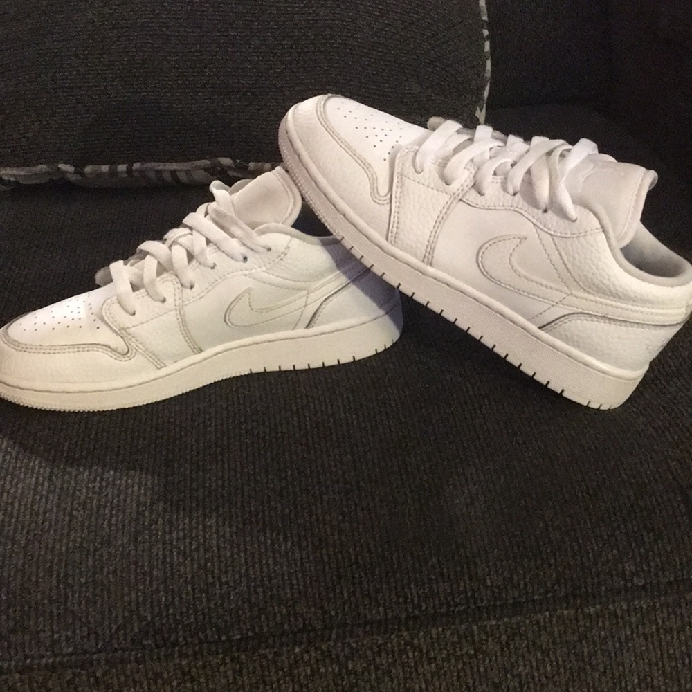 White AirForce1 size4